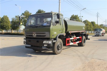 （13噸越野灑水車）東風(fēng)四驅(qū)灑水車